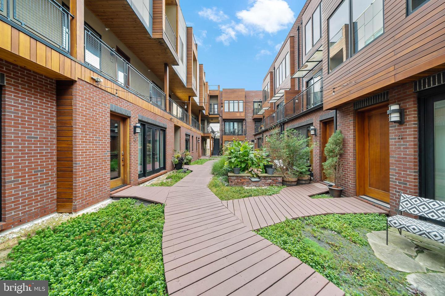 1247 E Columbia Ave #5