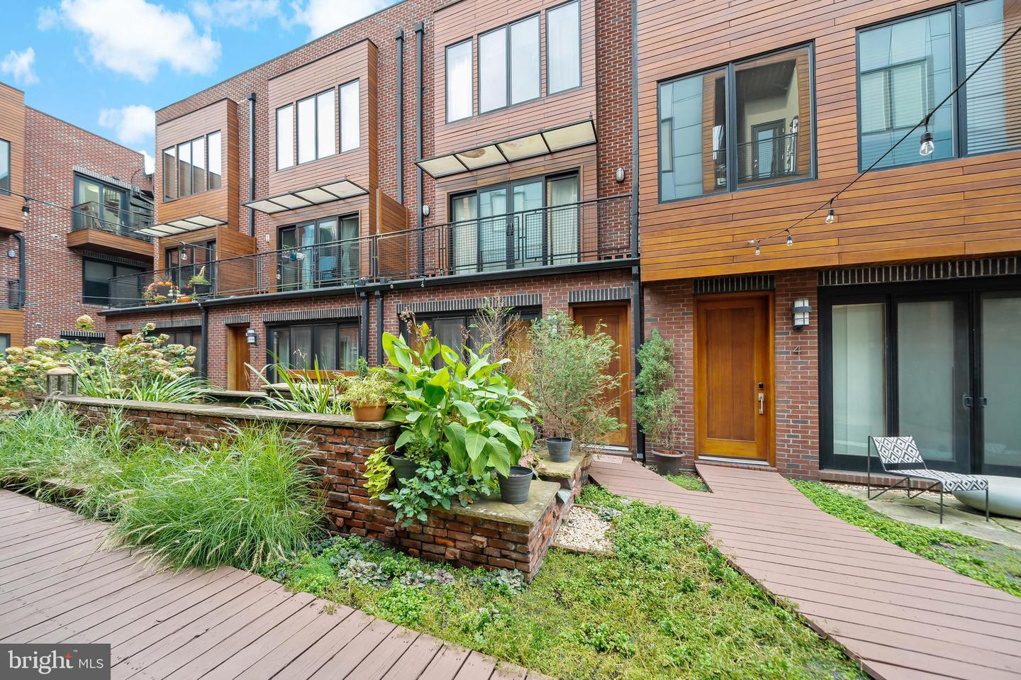 1247 E Columbia Ave #5