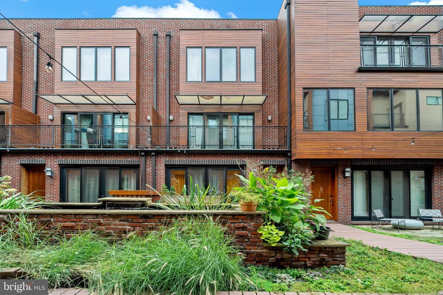 1247 E Columbia Ave #5