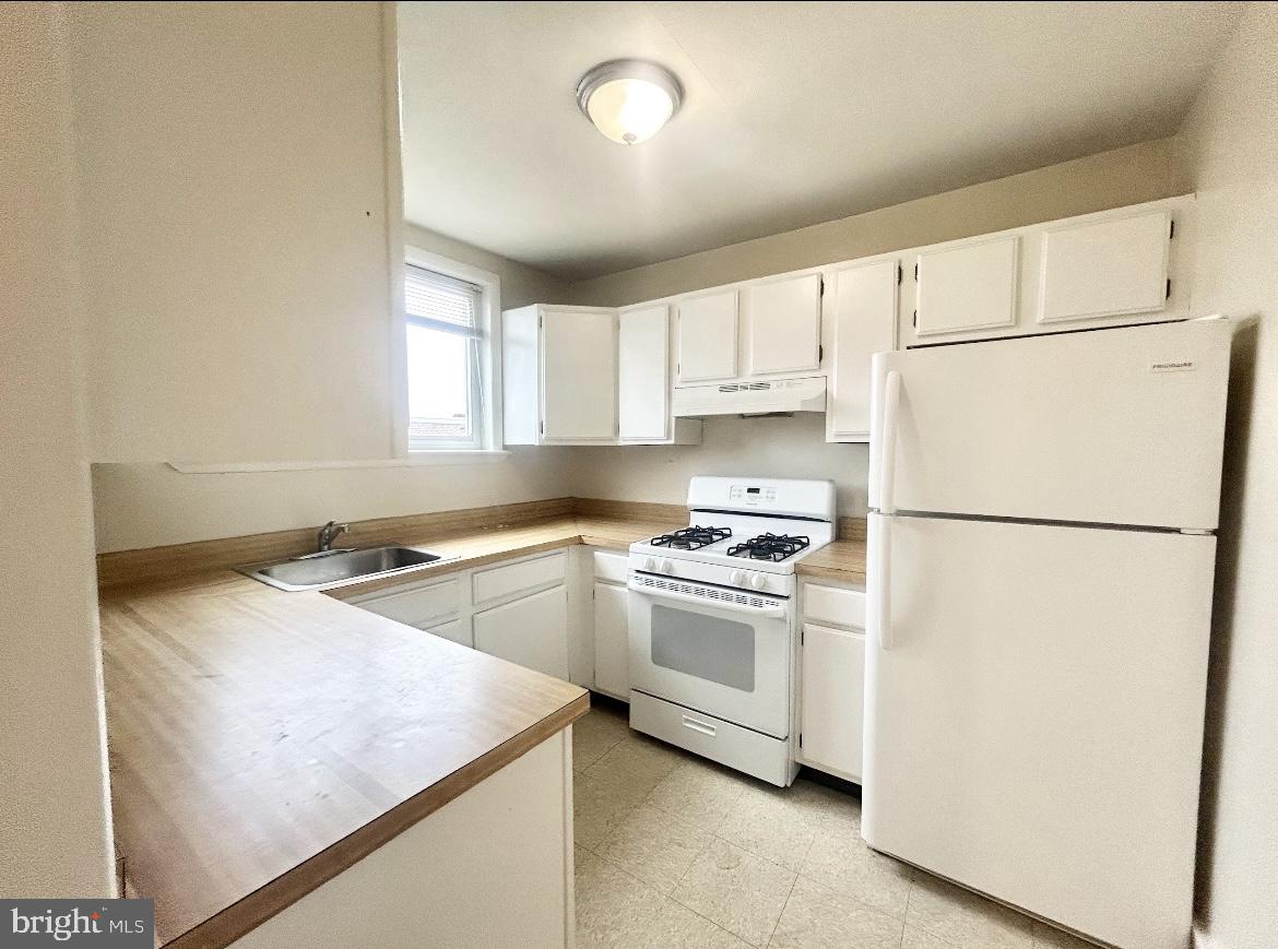 1409-13 N 76th St #5c