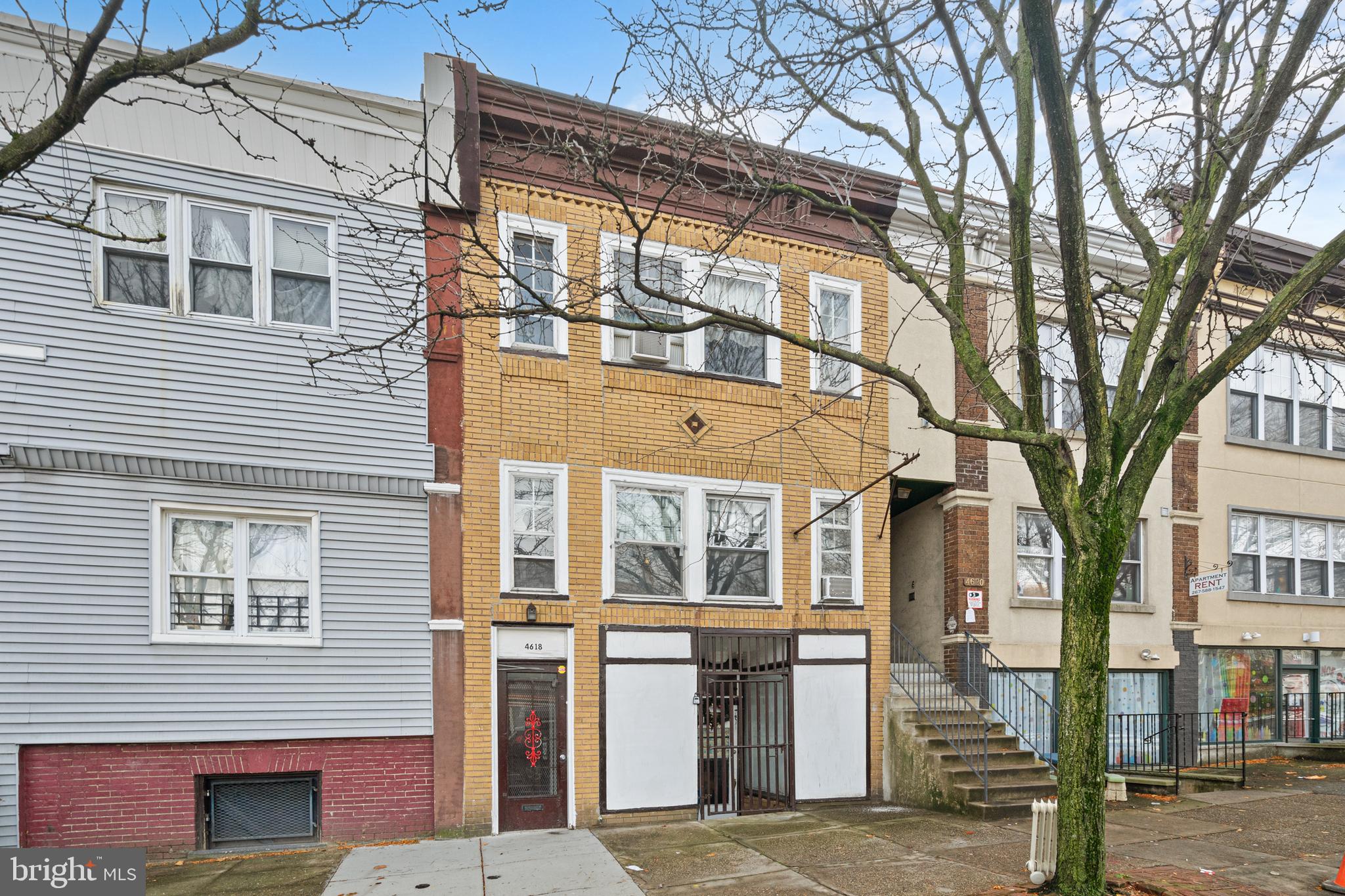 4618 Walnut St