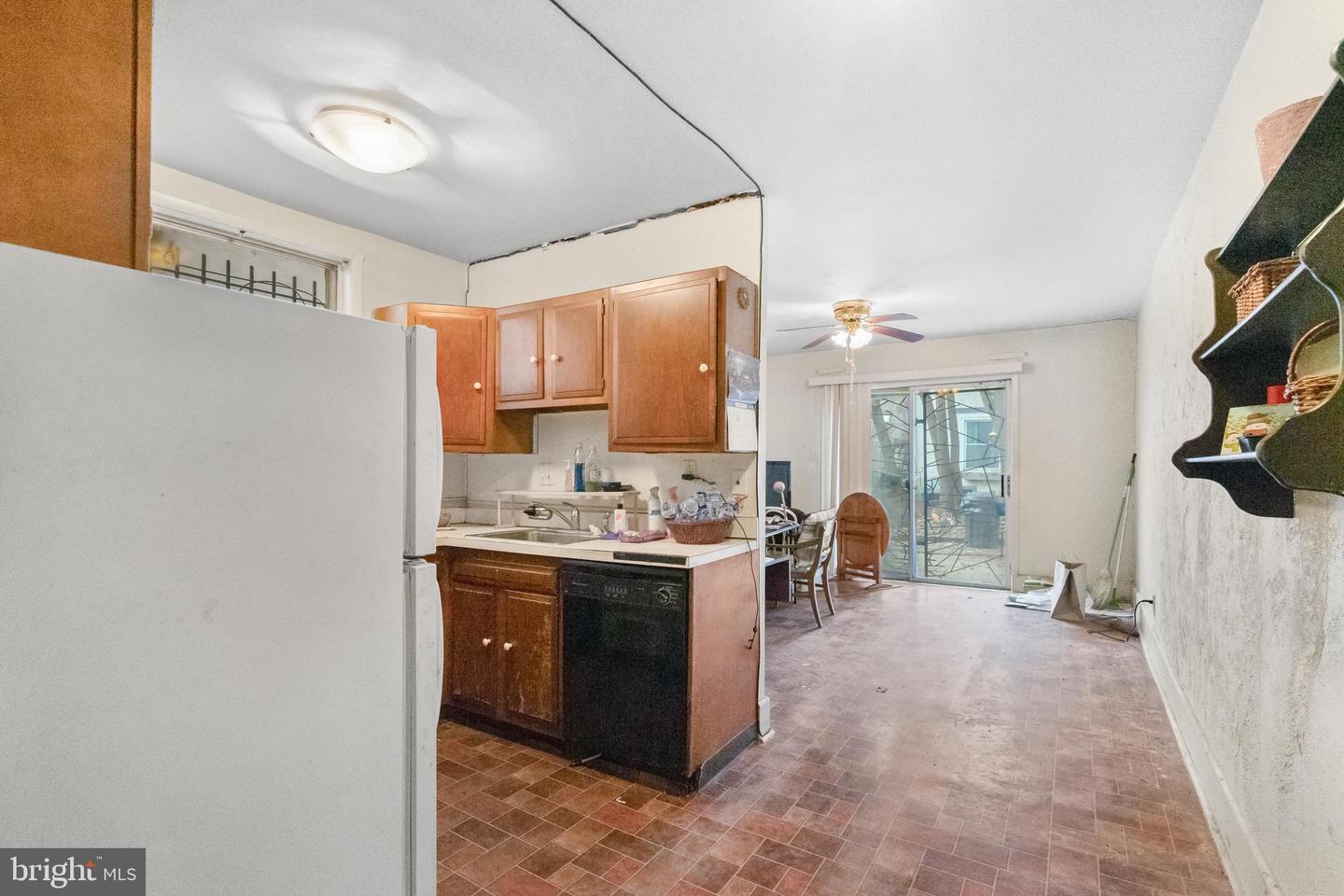 210 Carpenter St