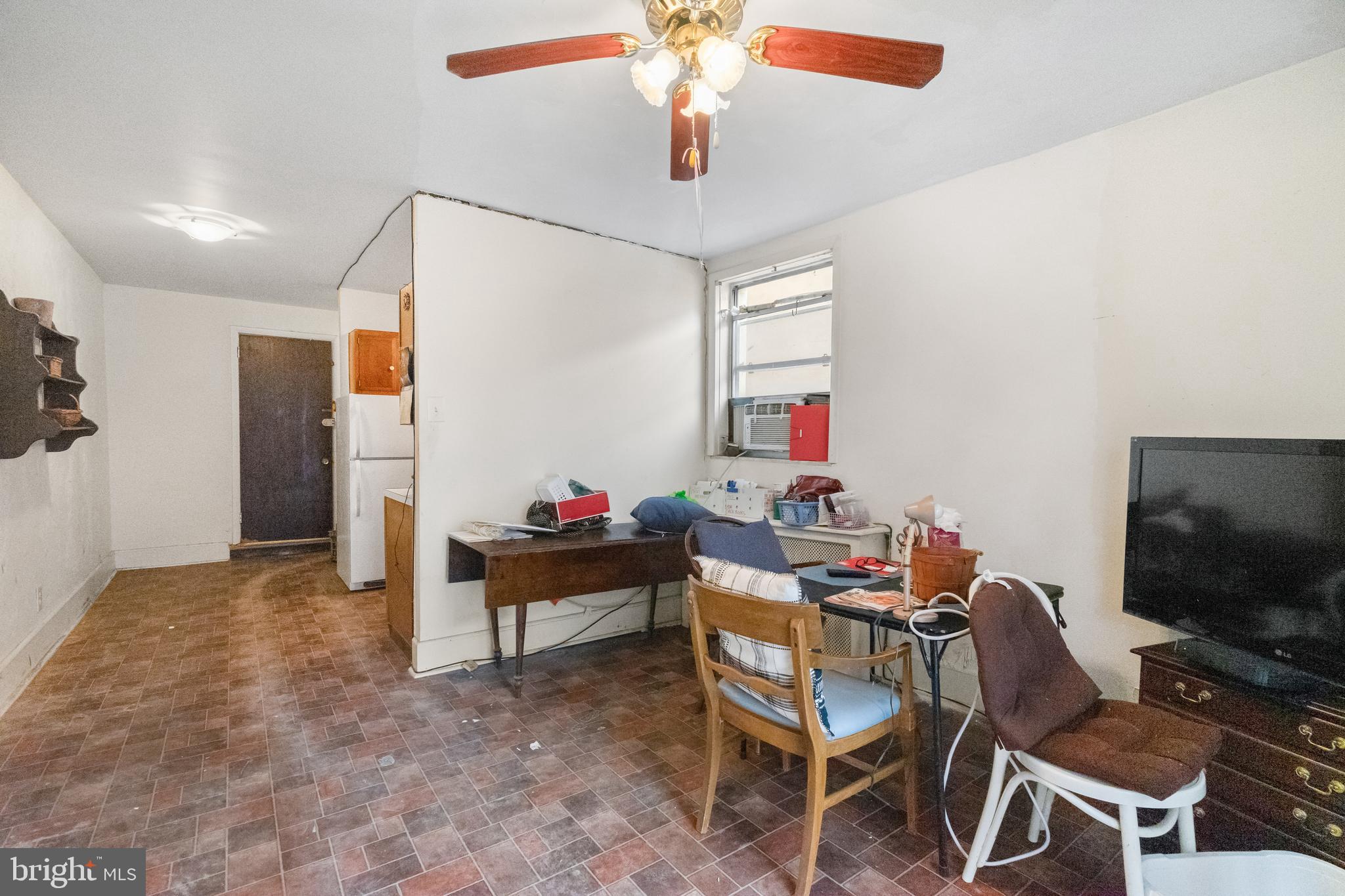 210 Carpenter St