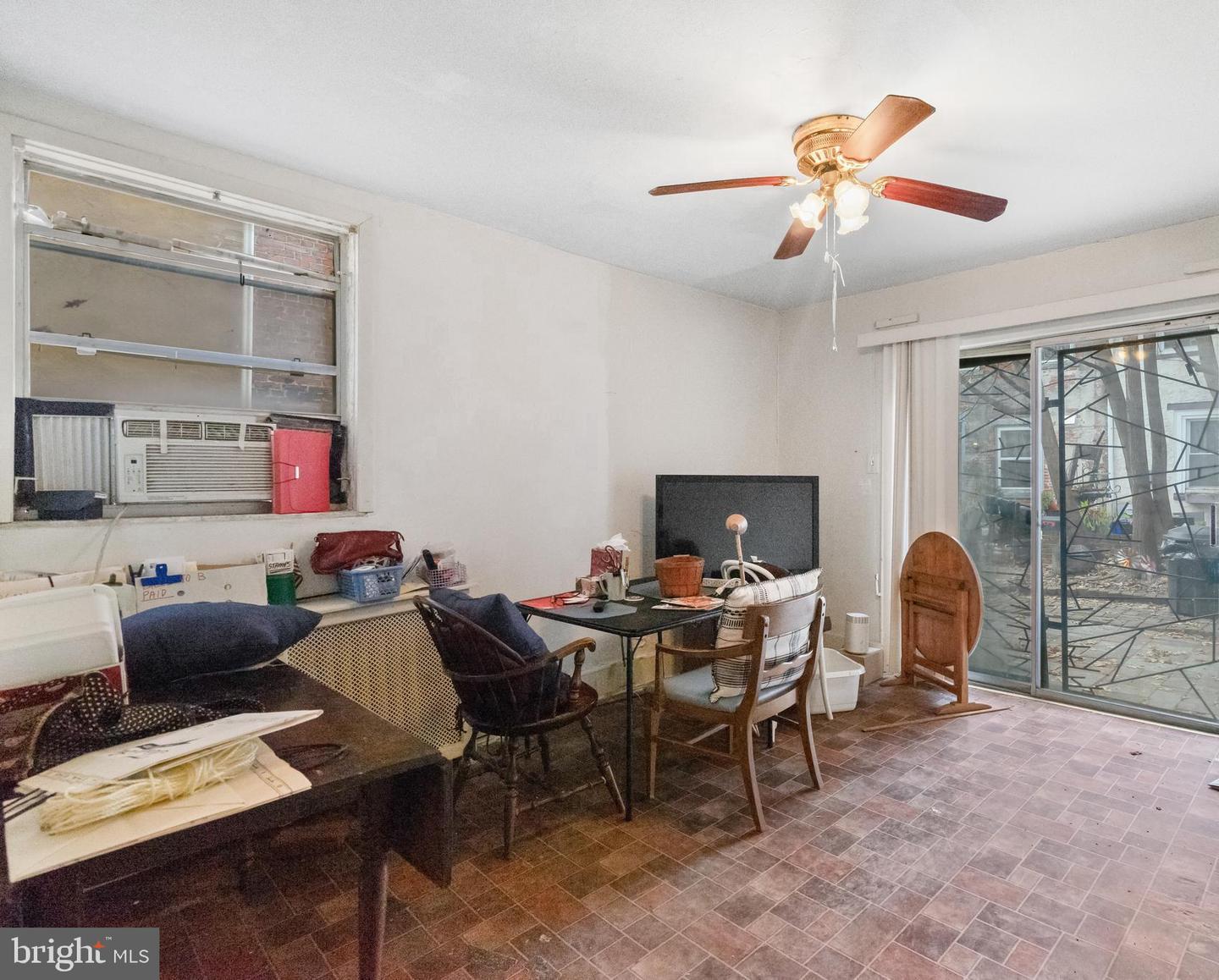 210 Carpenter St