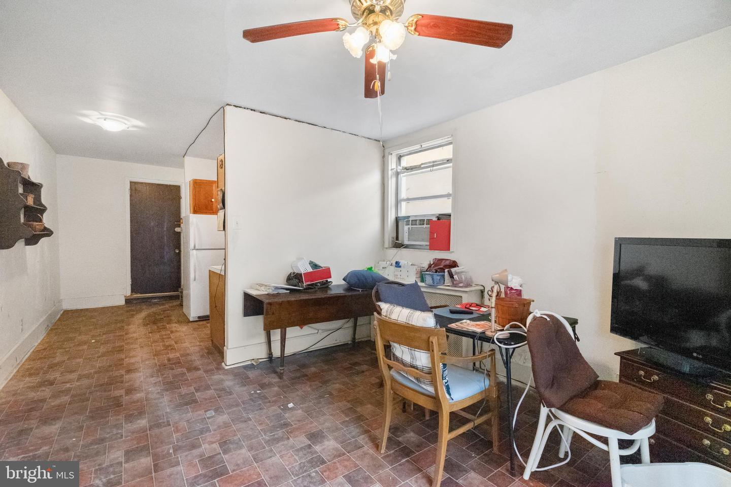 210 Carpenter St