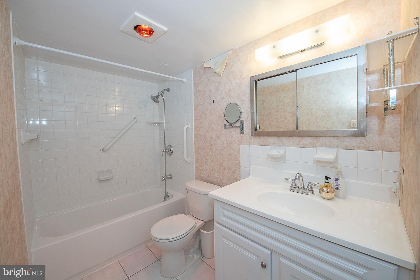 1901-45 John F Kennedy Blvd #815