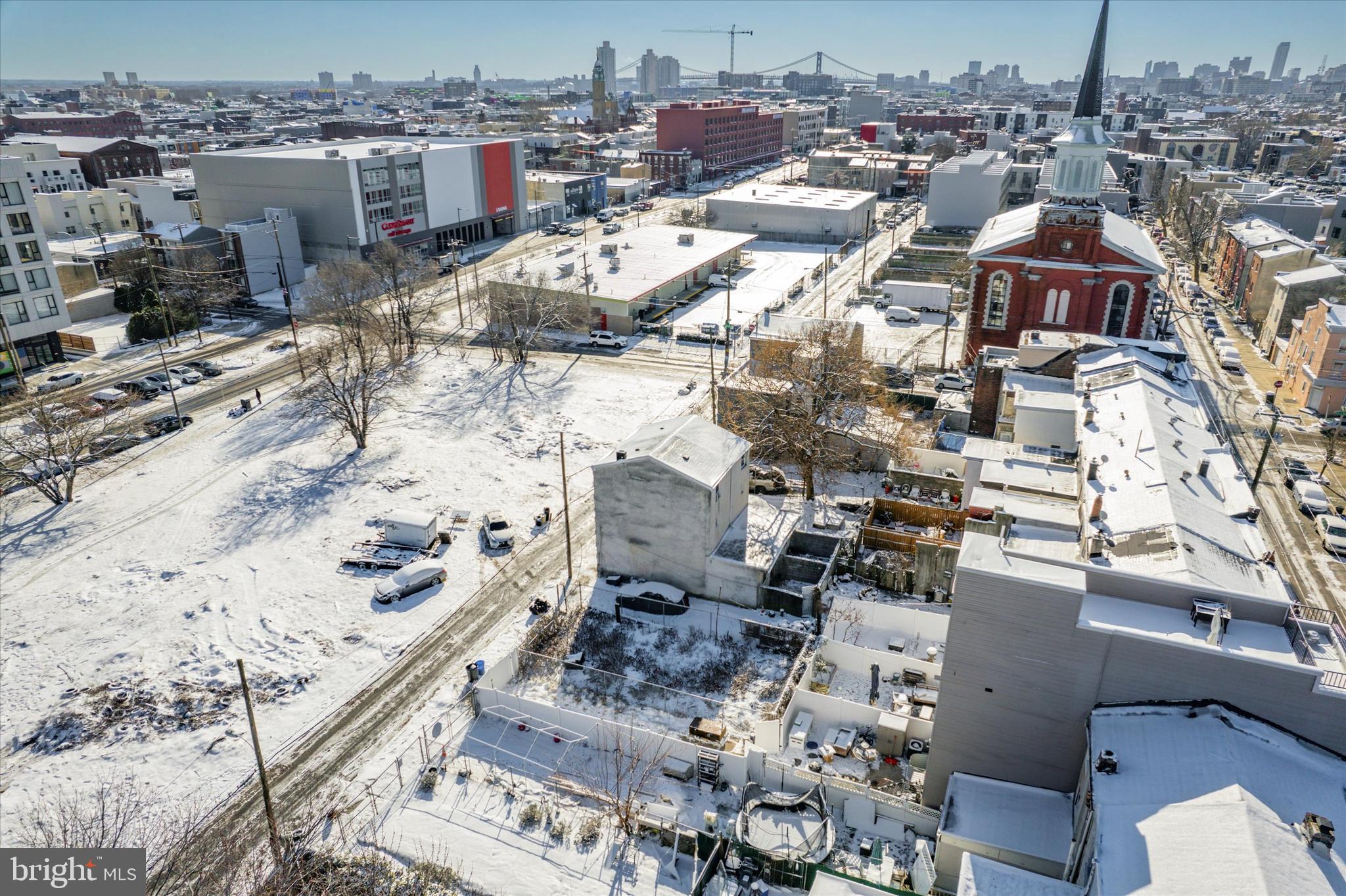 1716-18 N Bodine Street