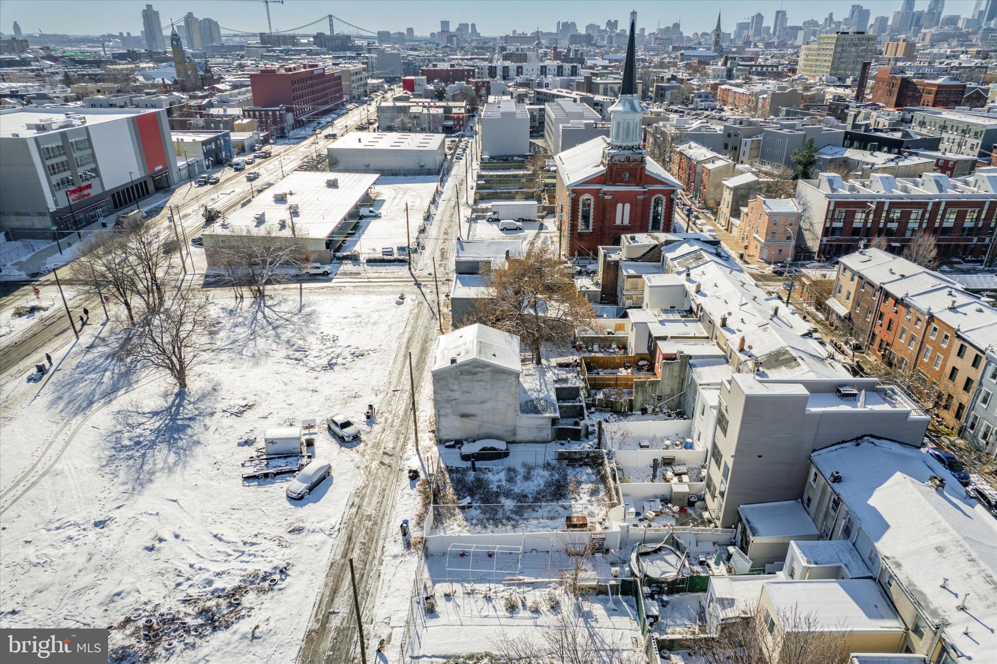 1716-18 N Bodine Street