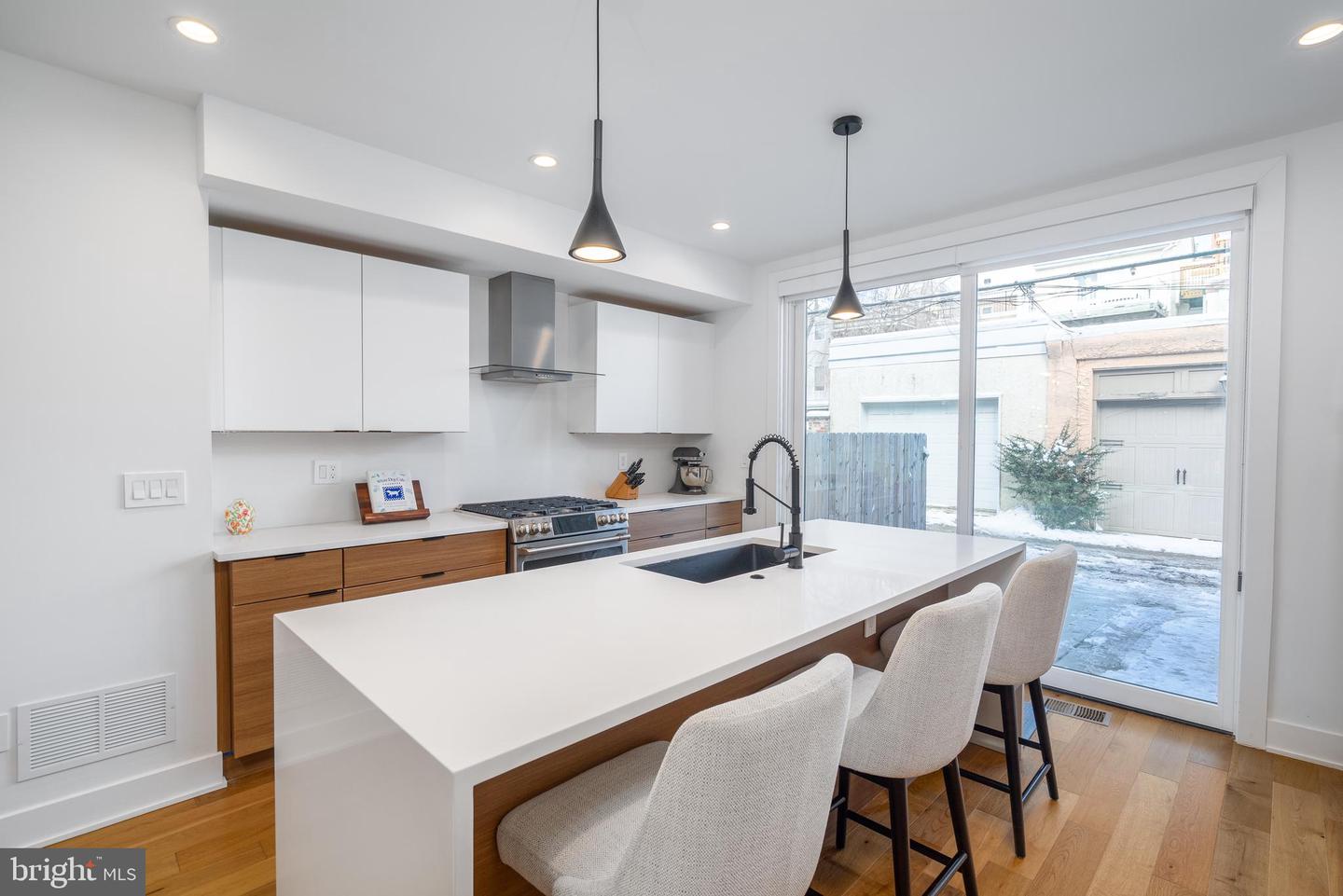 2015 Saint Albans St