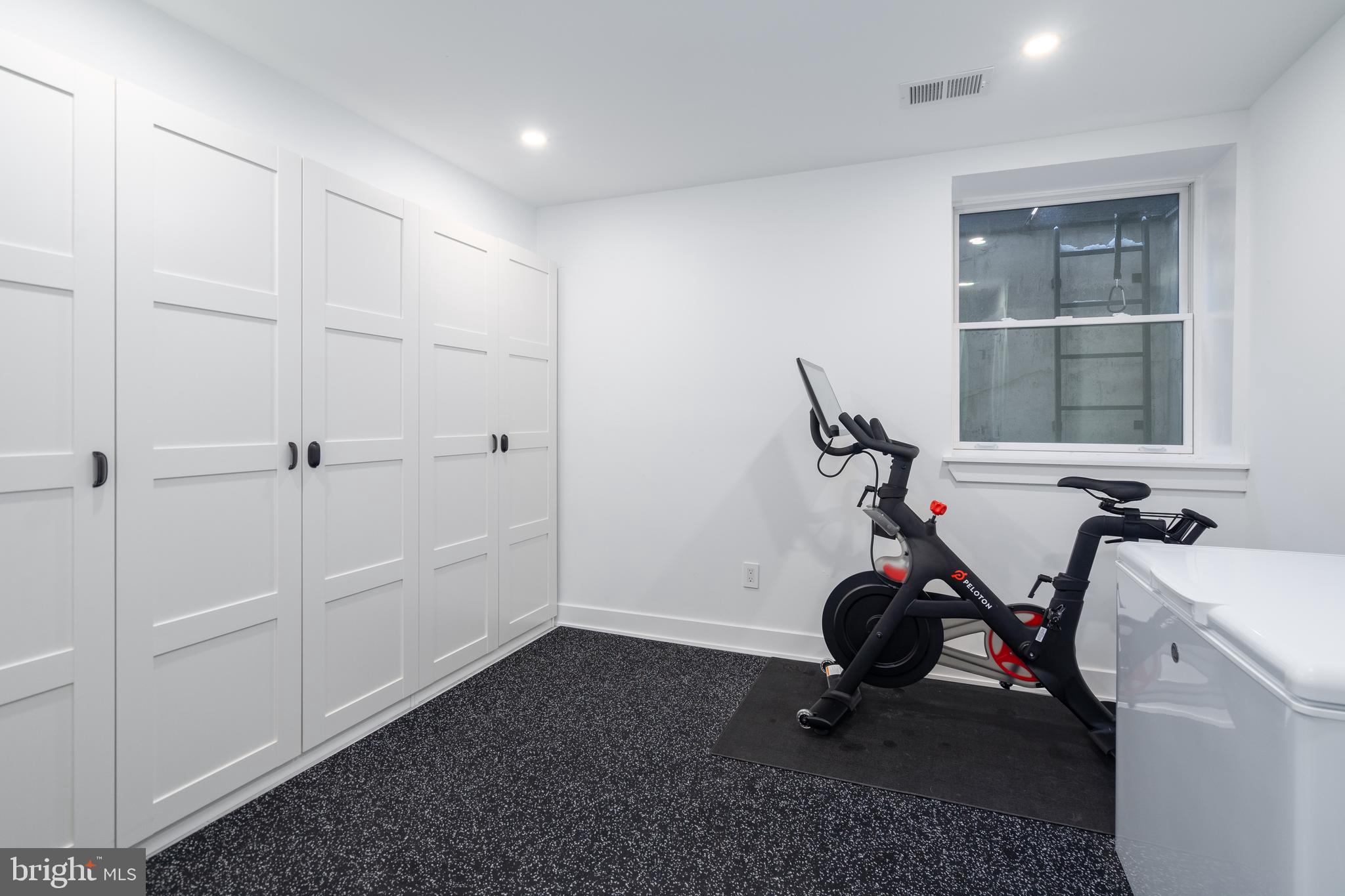 2015 Saint Albans St