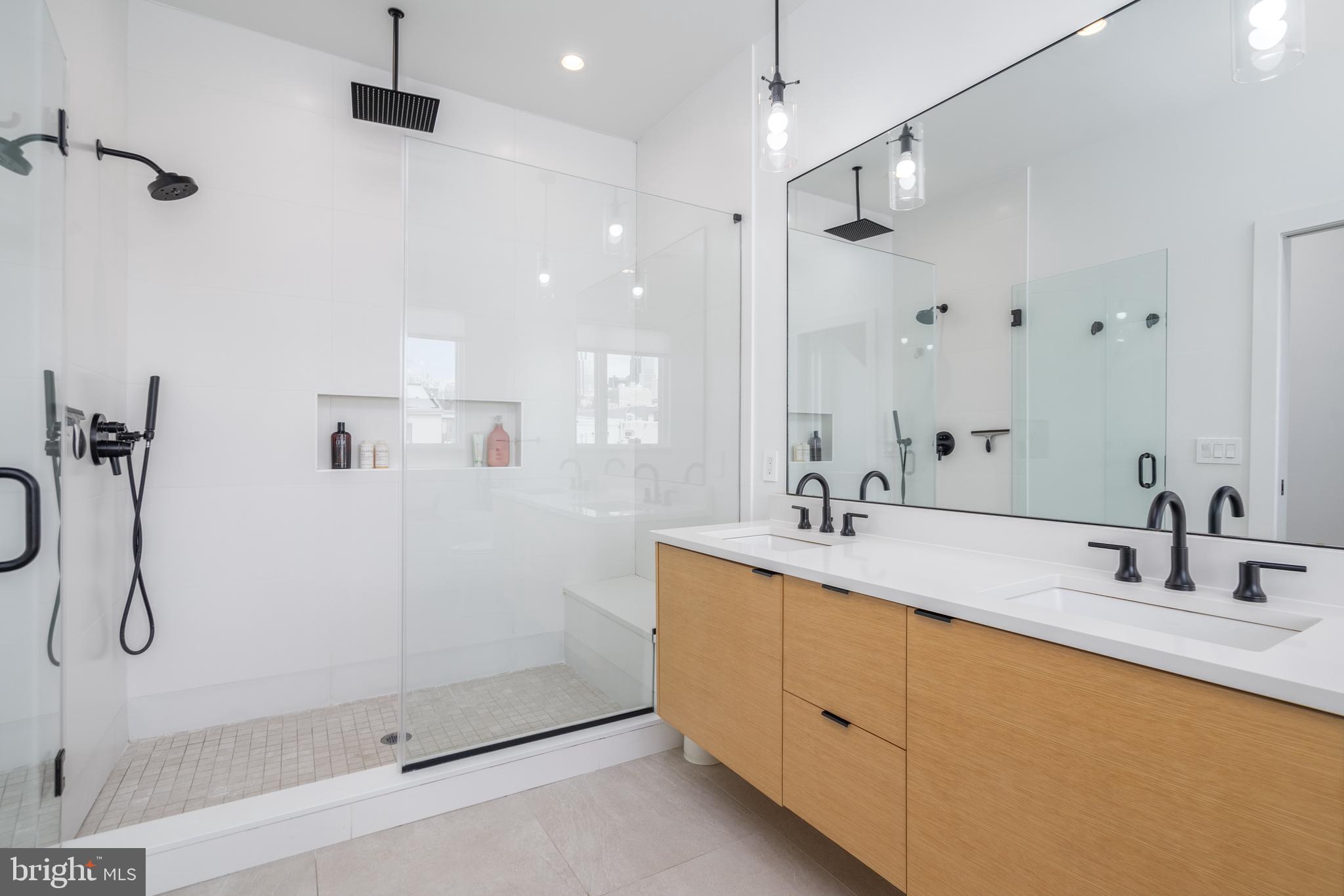 2015 Saint Albans St