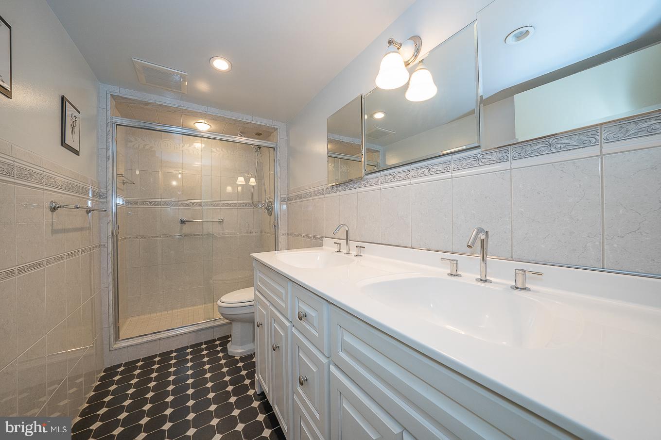 1919 Chestnut St #2801/24