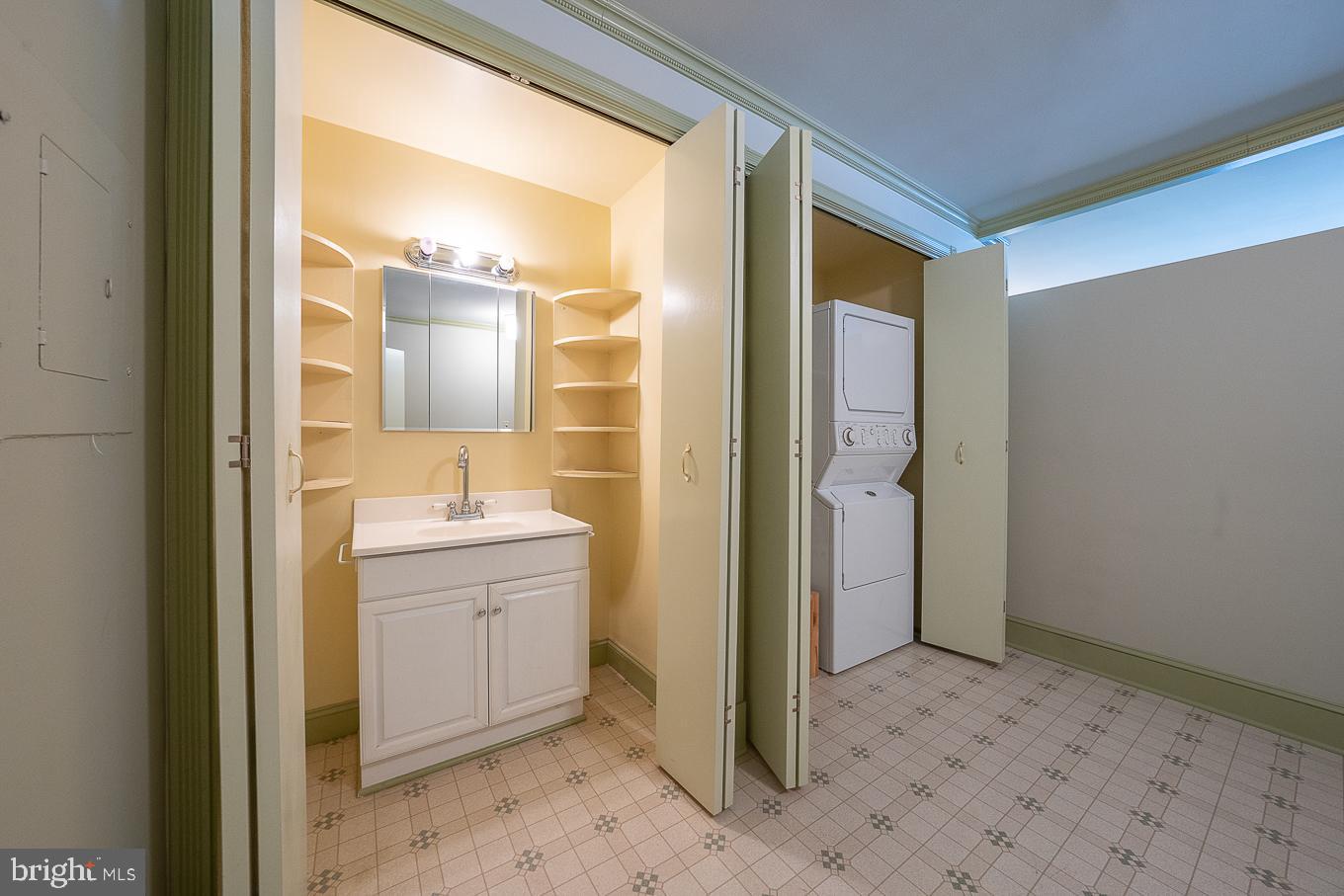 1919 Chestnut St #2801/24