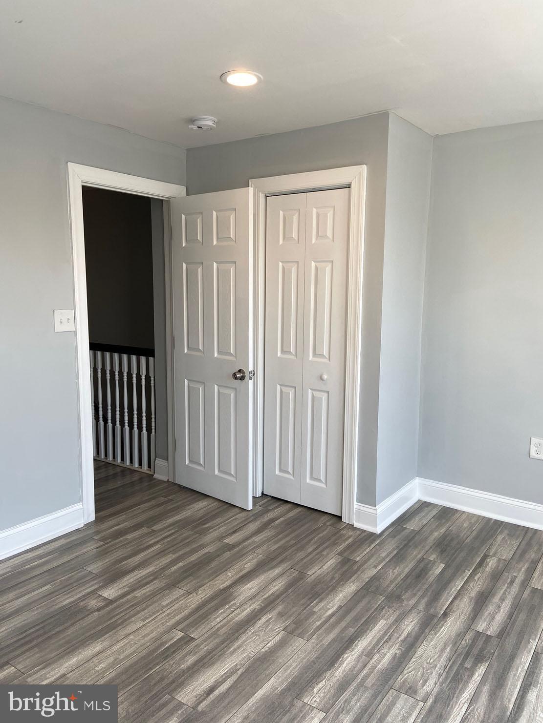 275 W Wellens St