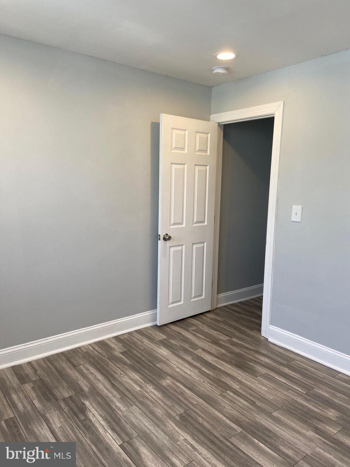 275 W Wellens St