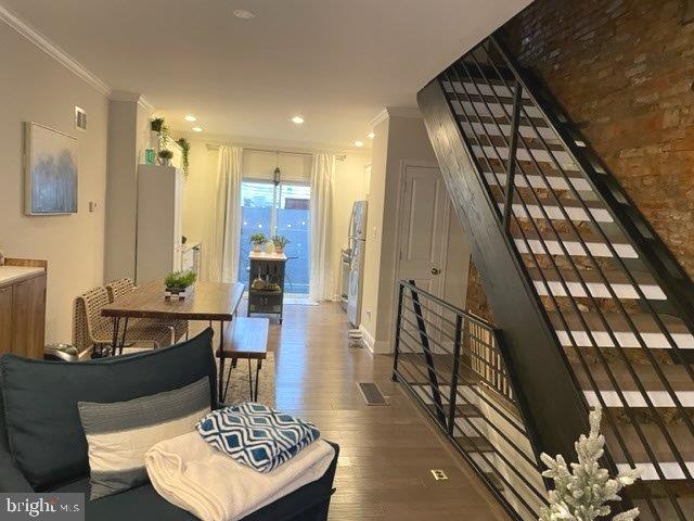 127 Emily St