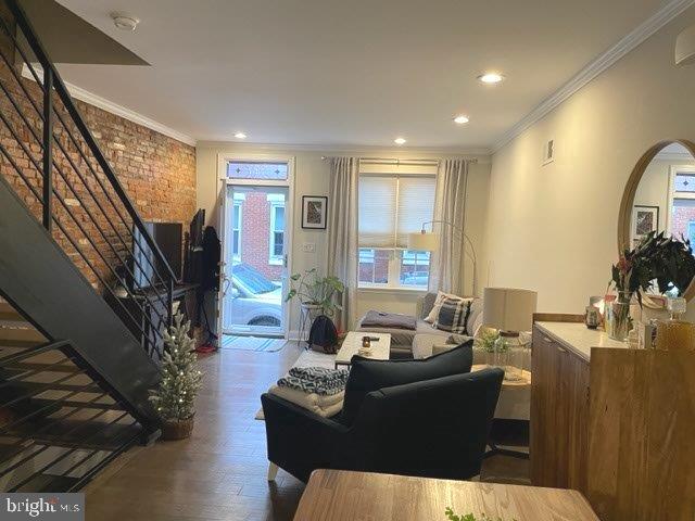 127 Emily St