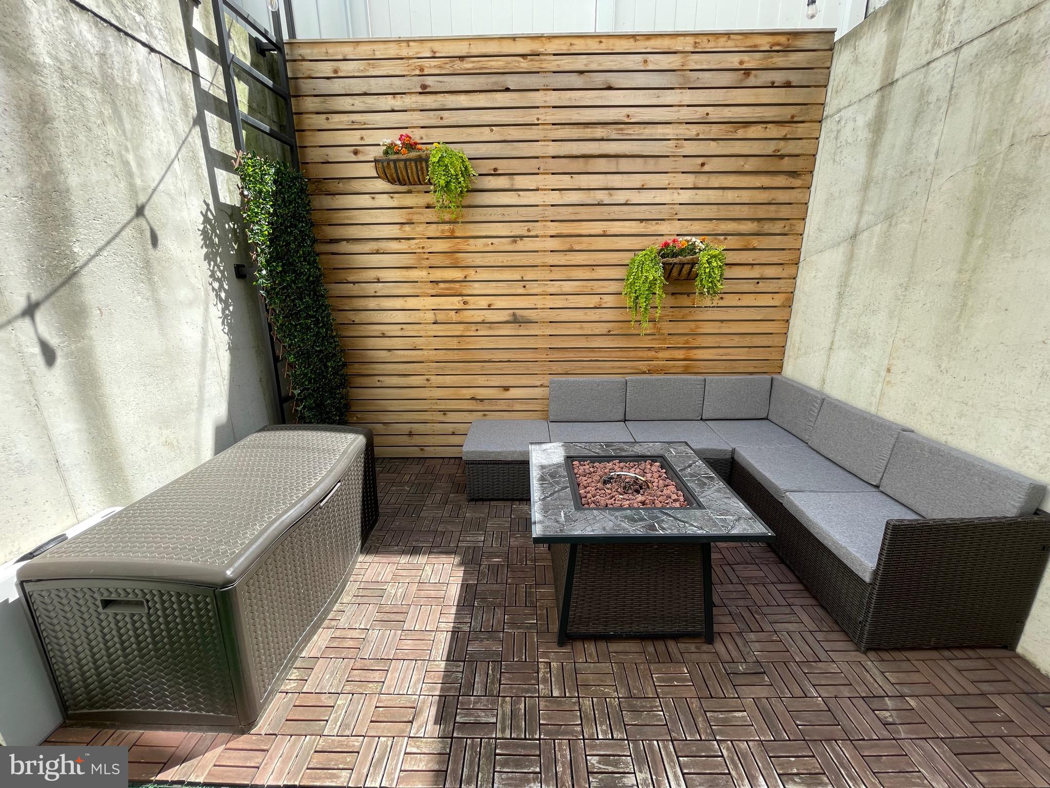 1632 Fitzwater St #C