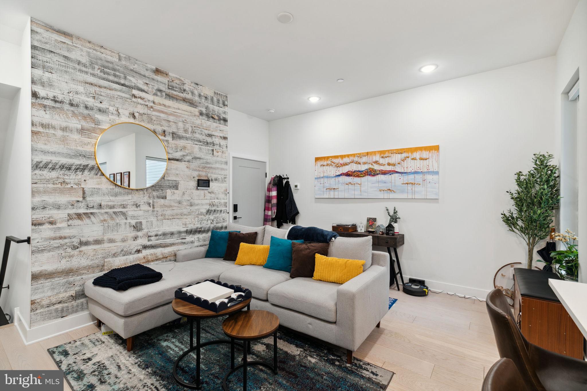 1632 Fitzwater St #C