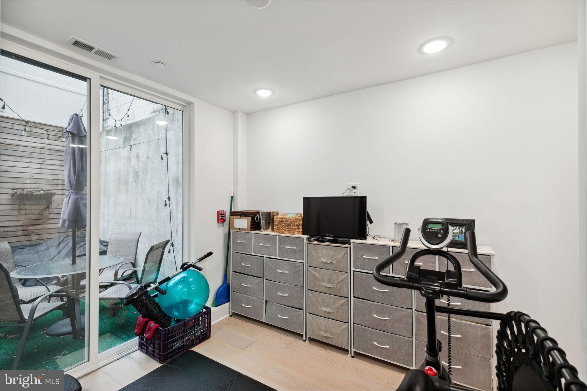 1632 Fitzwater St #C