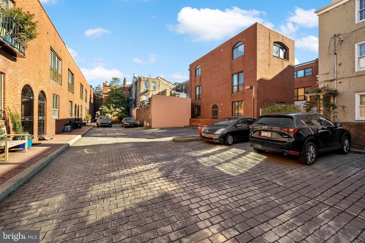 200 Head House Ct