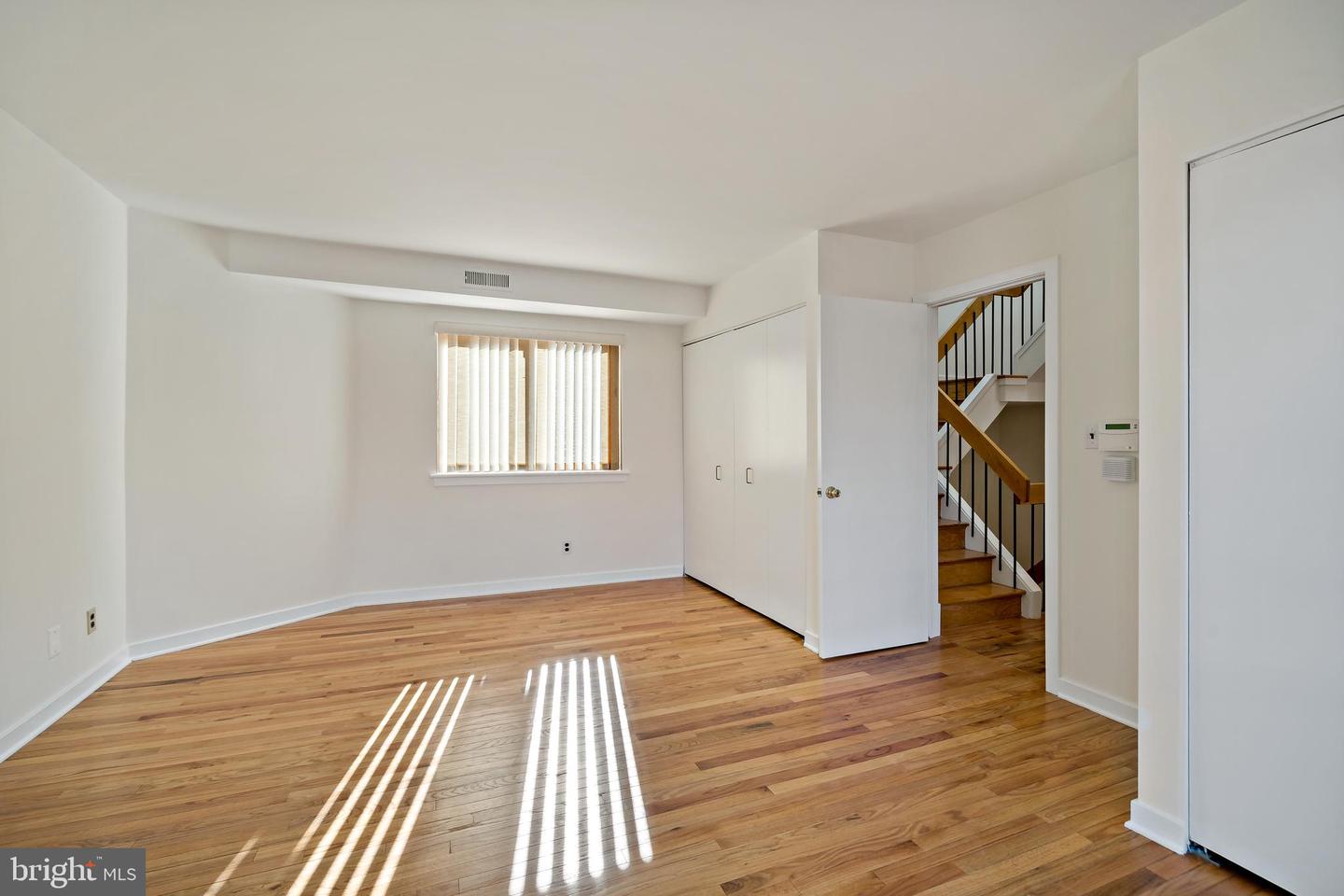 200 Head House Ct