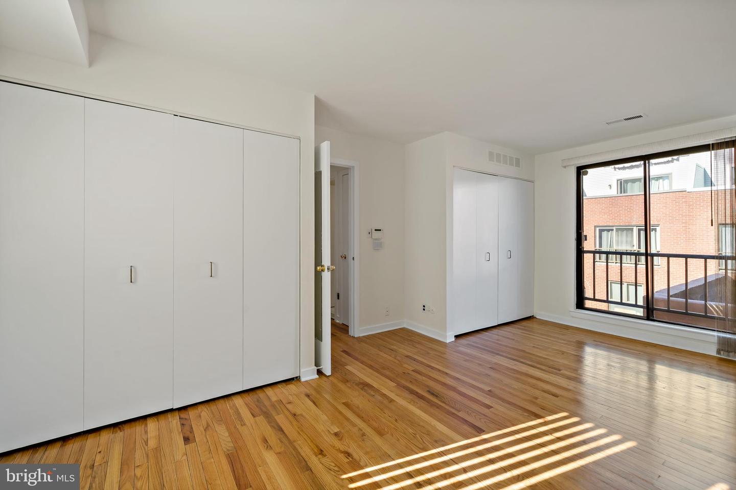 200 Head House Ct