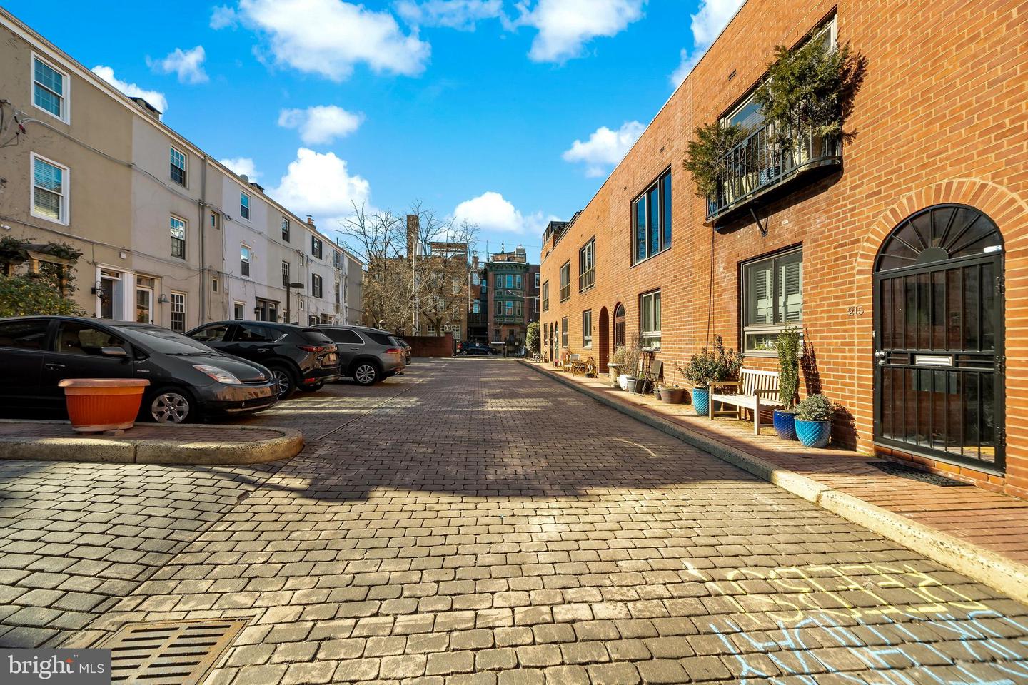 200 Head House Ct
