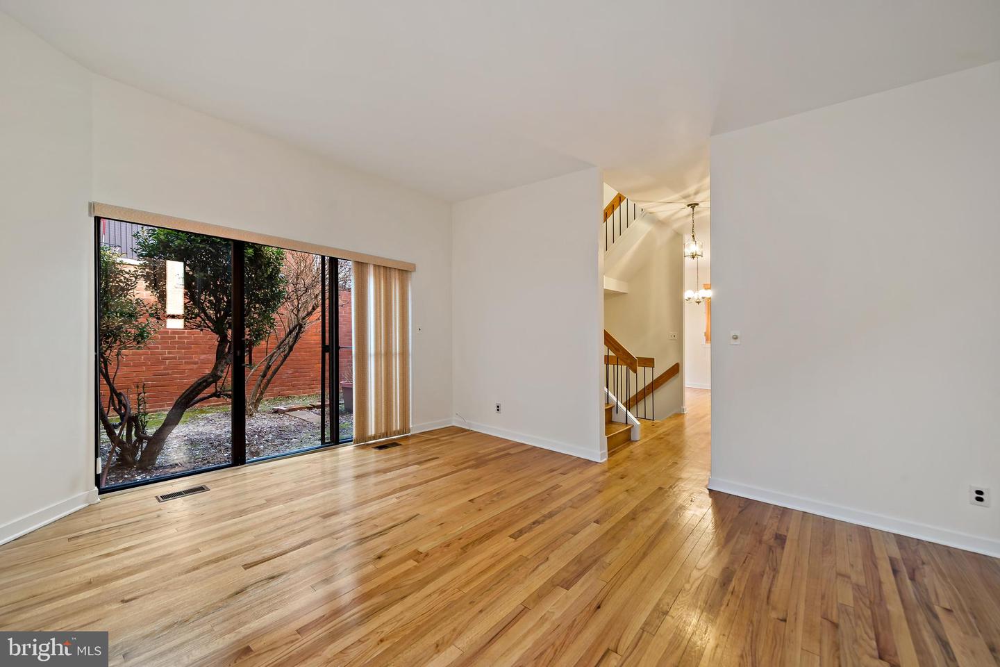 200 Head House Ct