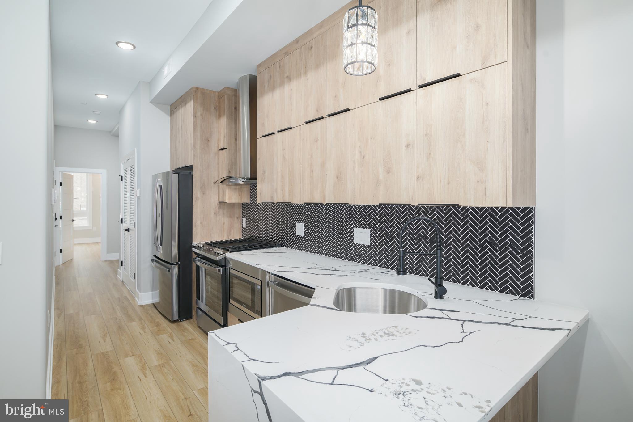 1341 N Randolph St #2