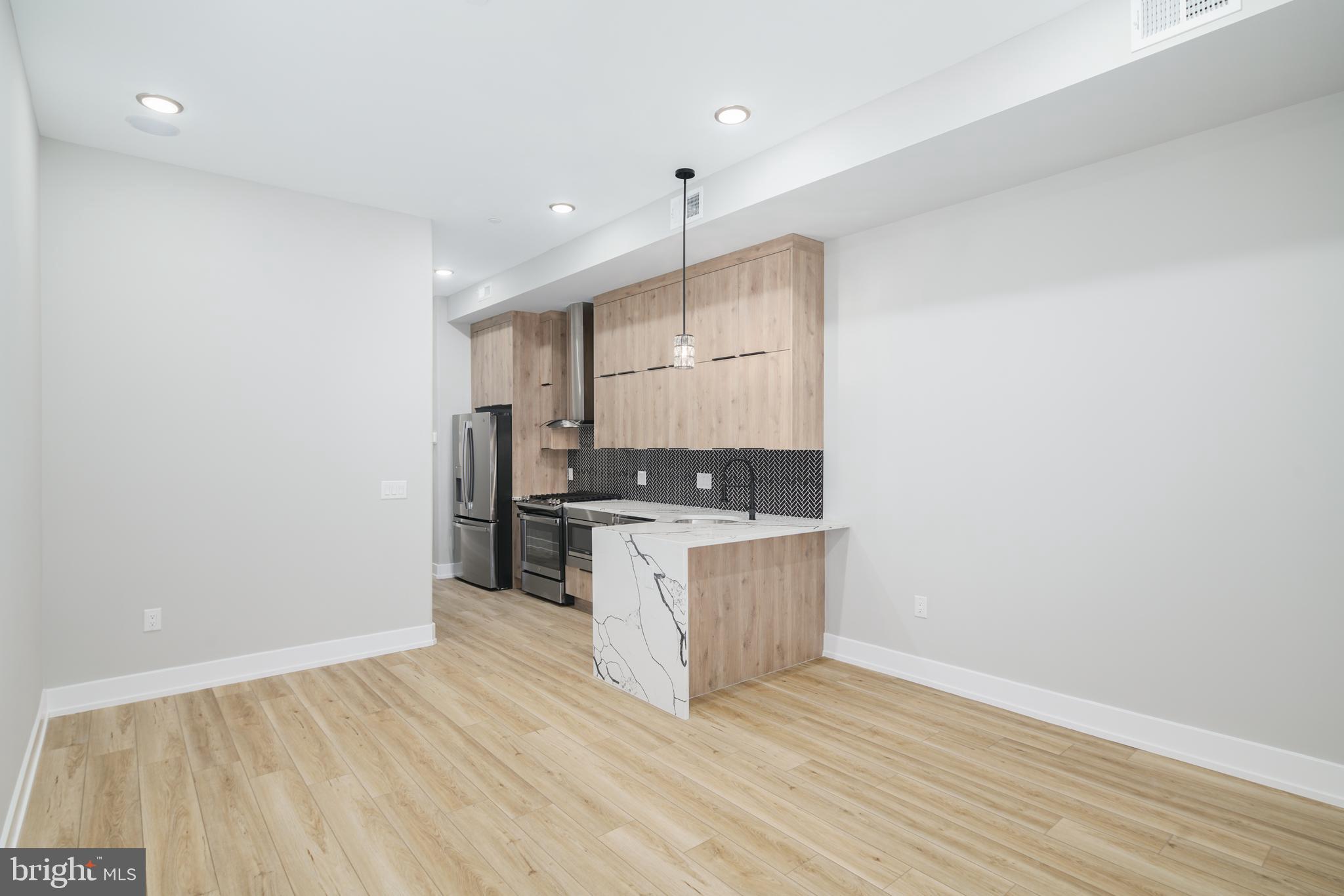 1341 N Randolph St #2