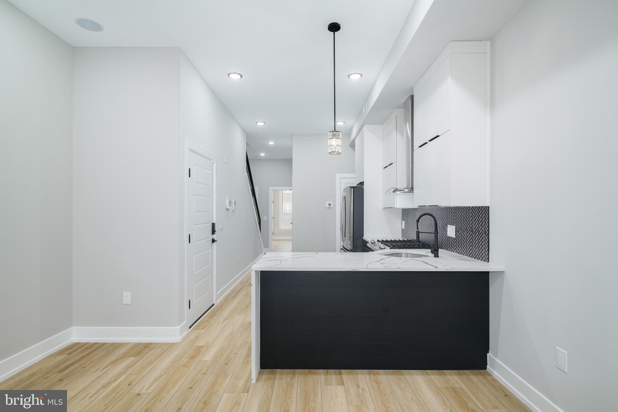 1341 N Randolph St #3