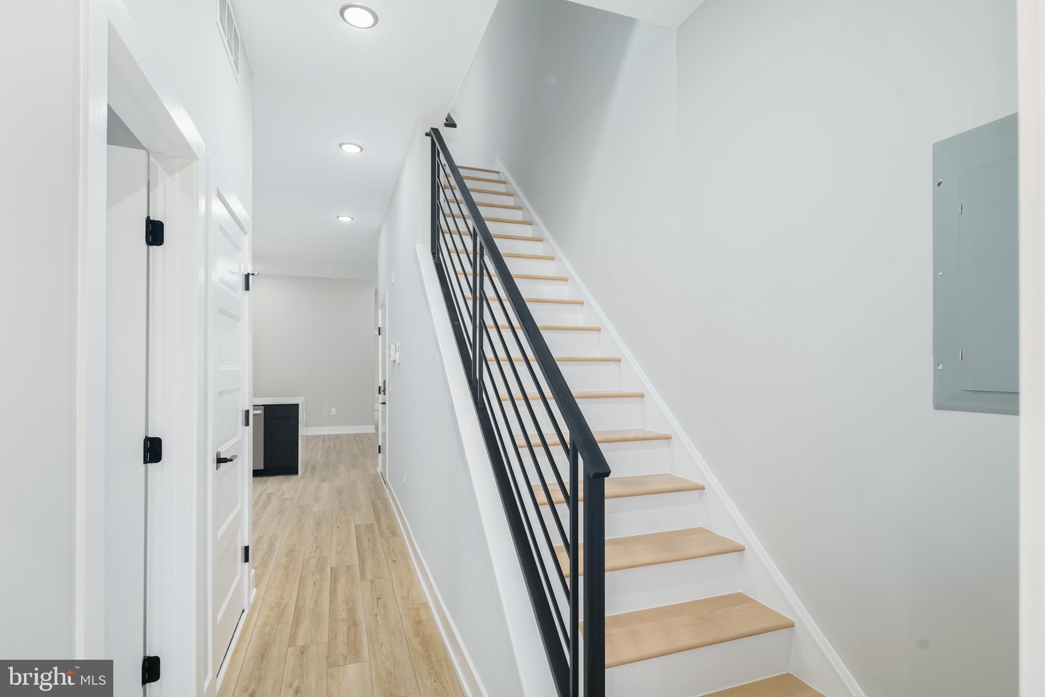 1341 N Randolph St #3