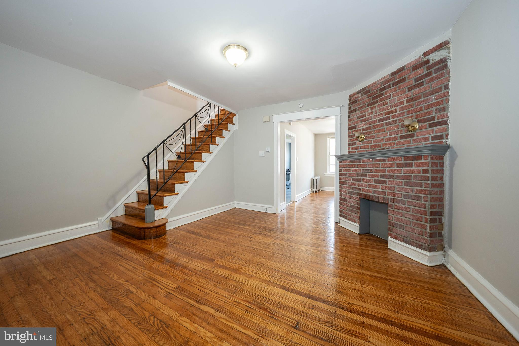 6659 N Uber St