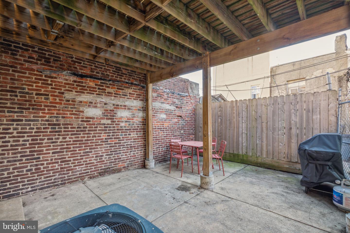 1602 Annin St
