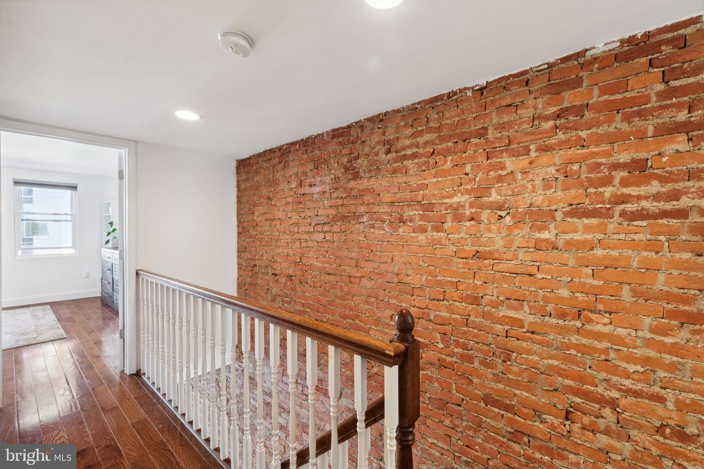 1602 Annin St