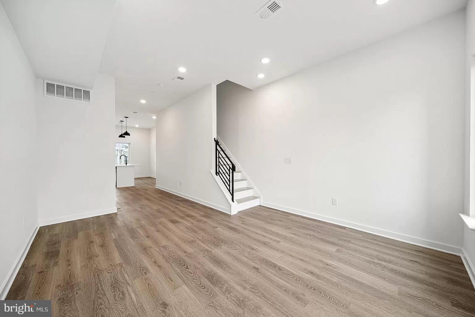 1307 W Clearfield St #A