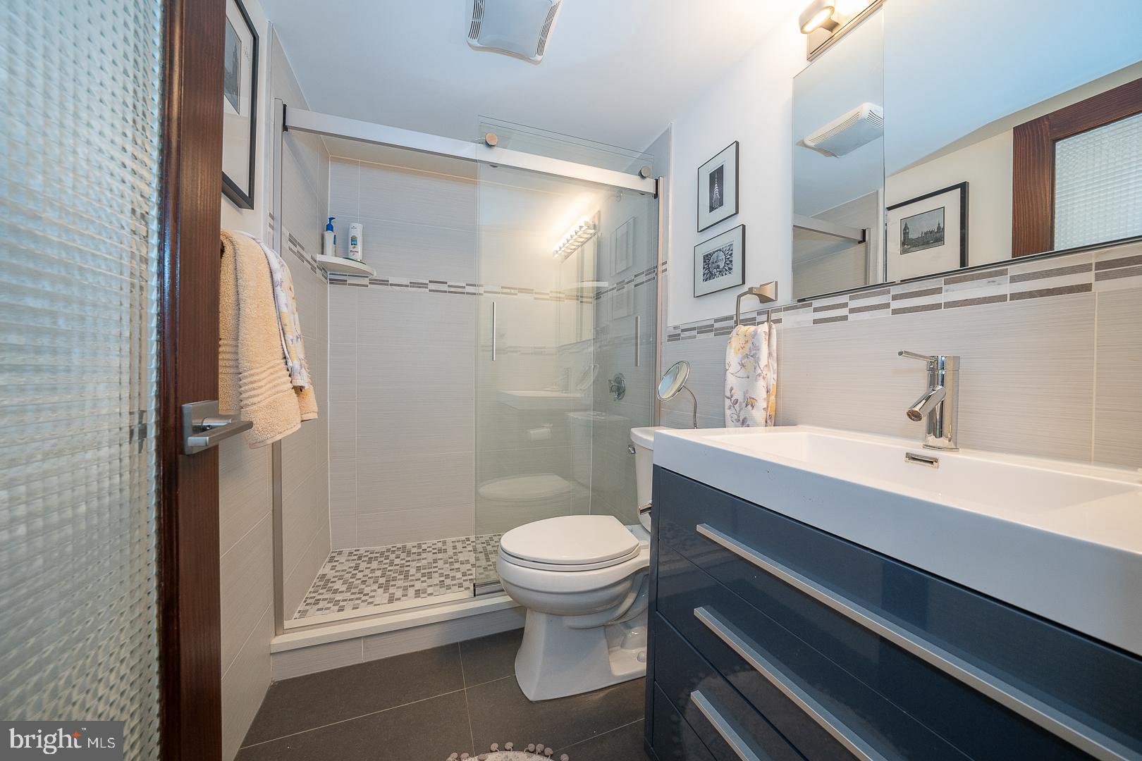 1919 Chestnut St #723-24