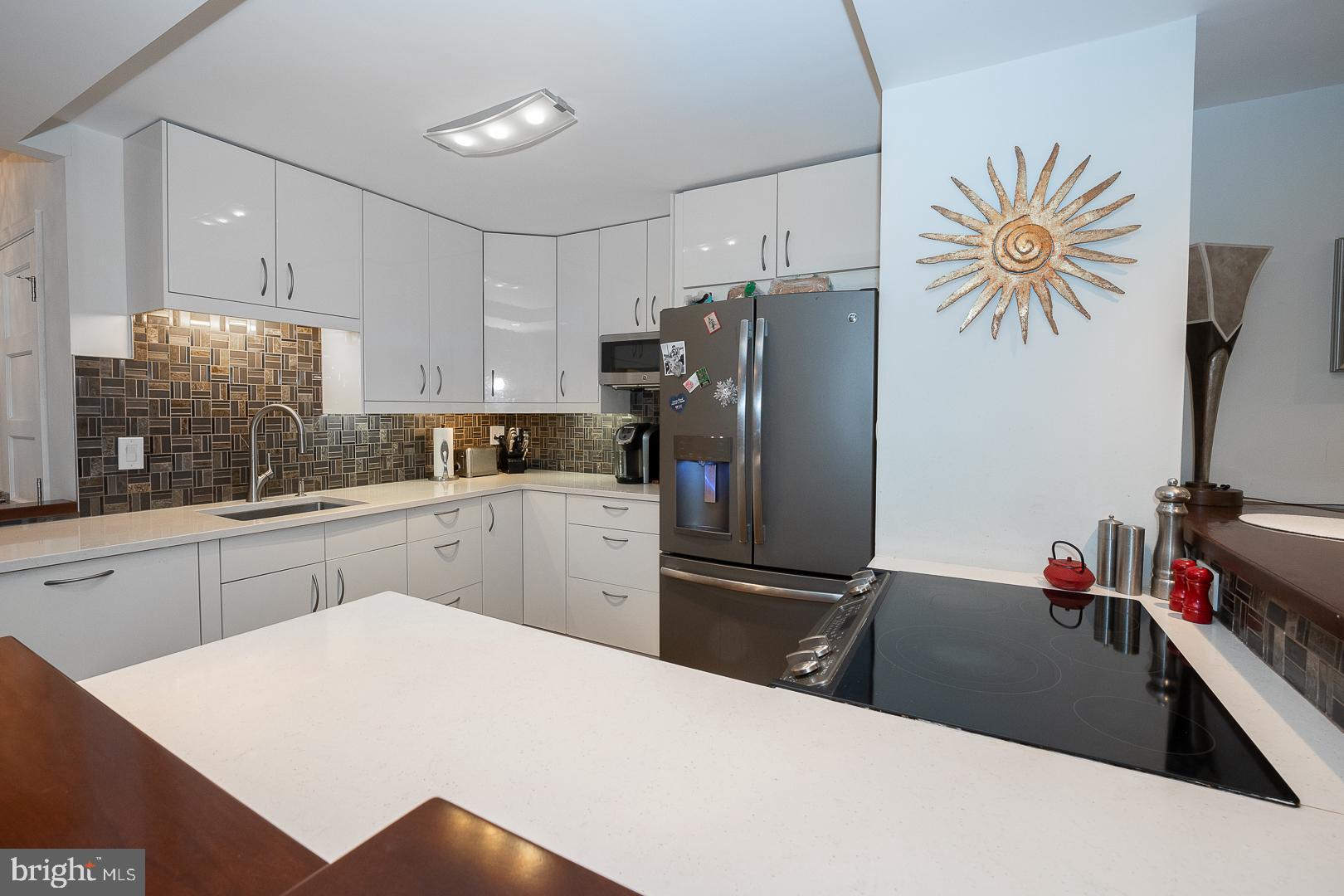 1919 Chestnut St #723-24