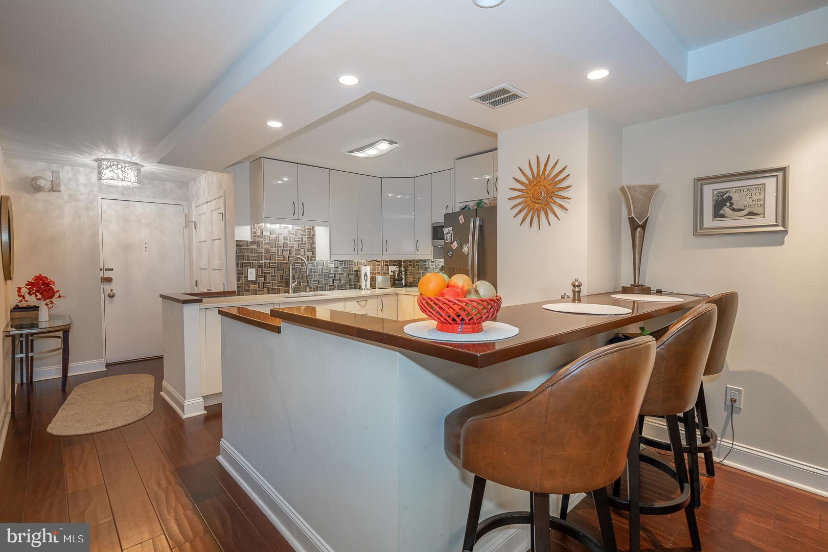 1919 Chestnut St #723-24