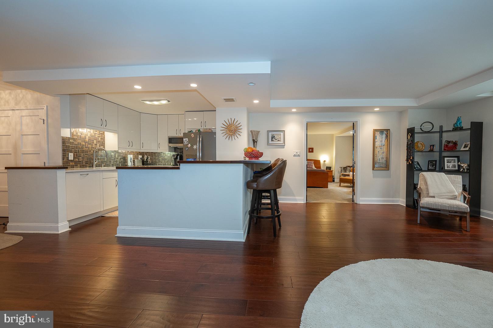 1919 Chestnut St #723-24