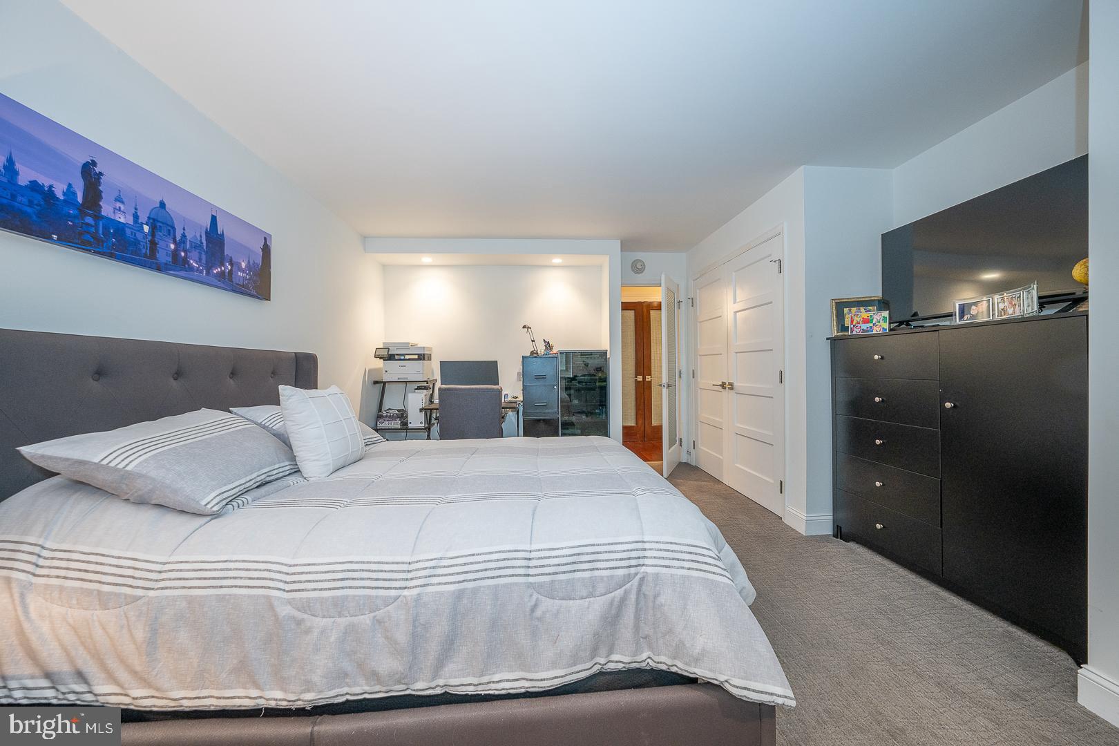 1919 Chestnut St #723-24