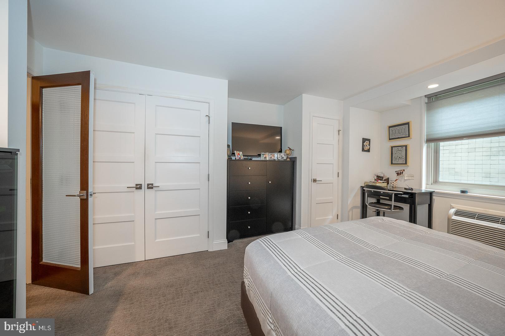 1919 Chestnut St #723-24