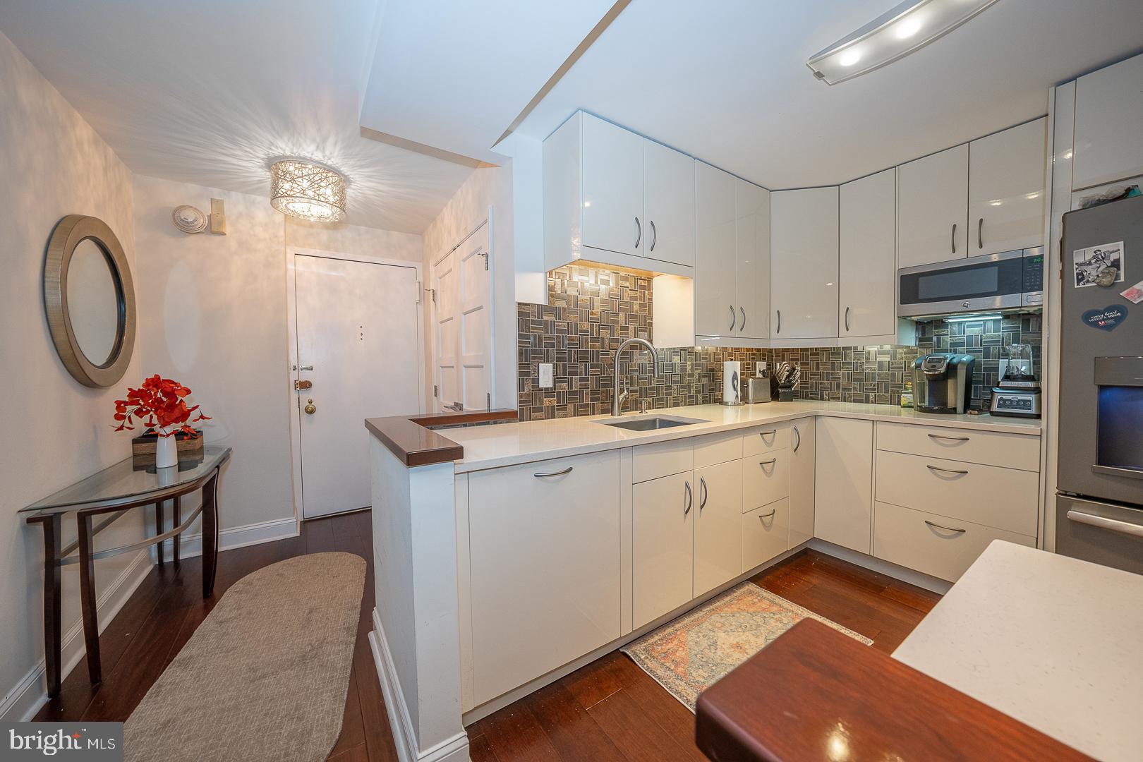 1919 Chestnut St #723-24