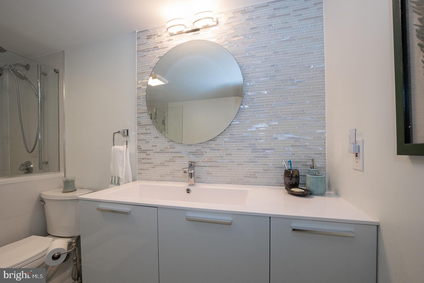 1919 Chestnut St #723-24