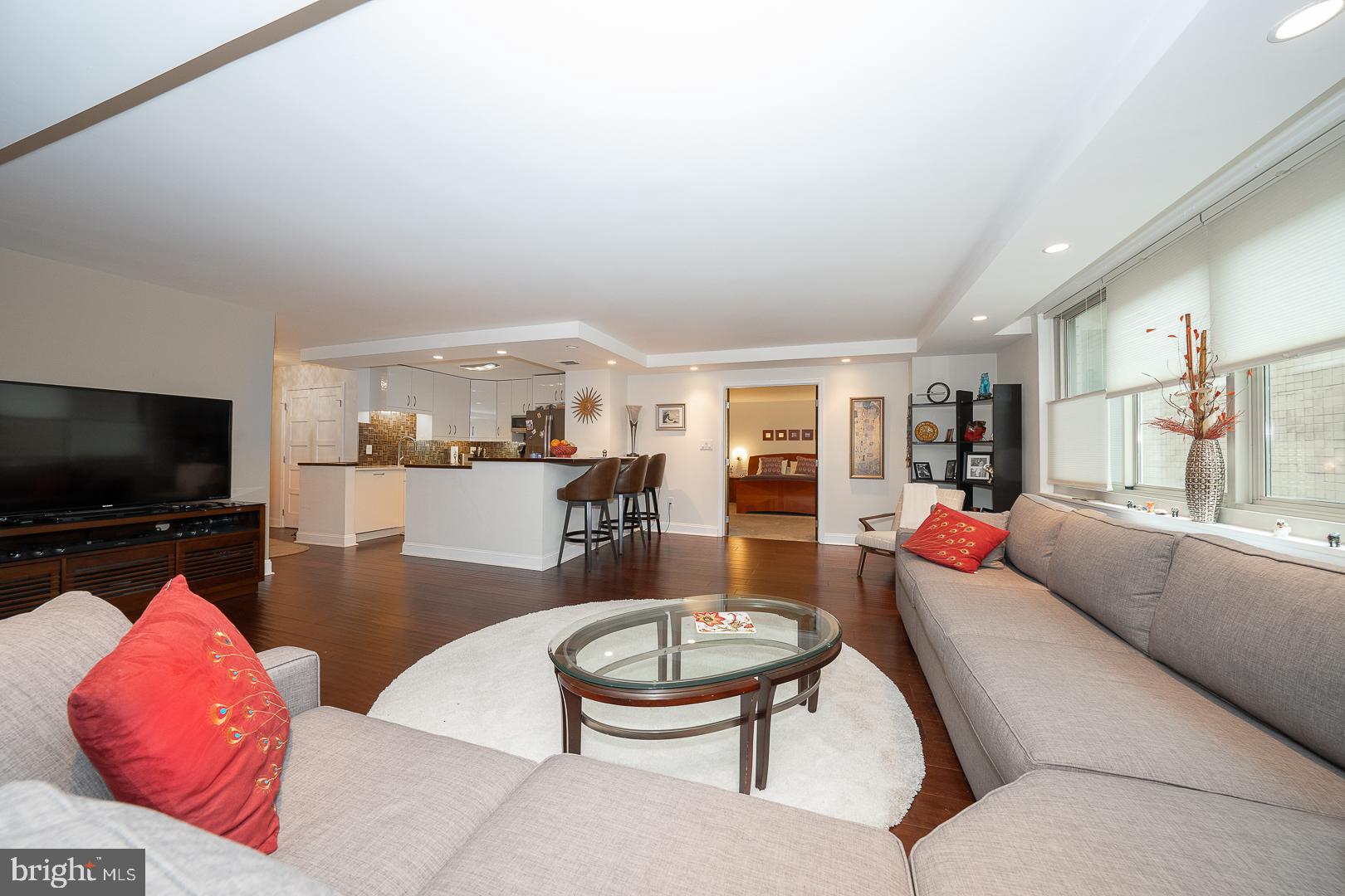 1919 Chestnut St #723-24