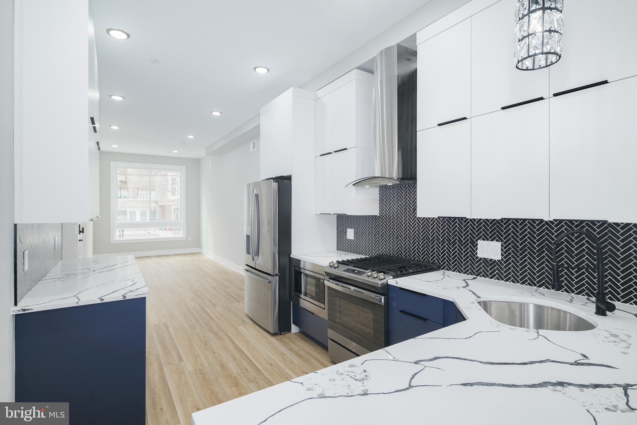 1341 N Randolph St #1