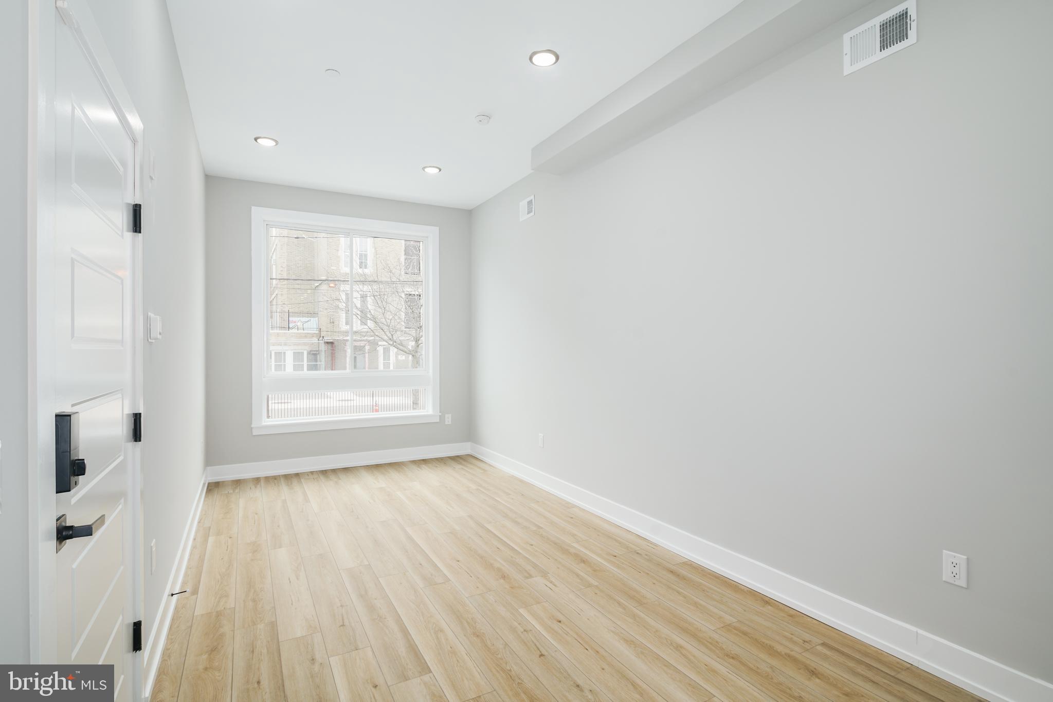 1341 N Randolph St #1