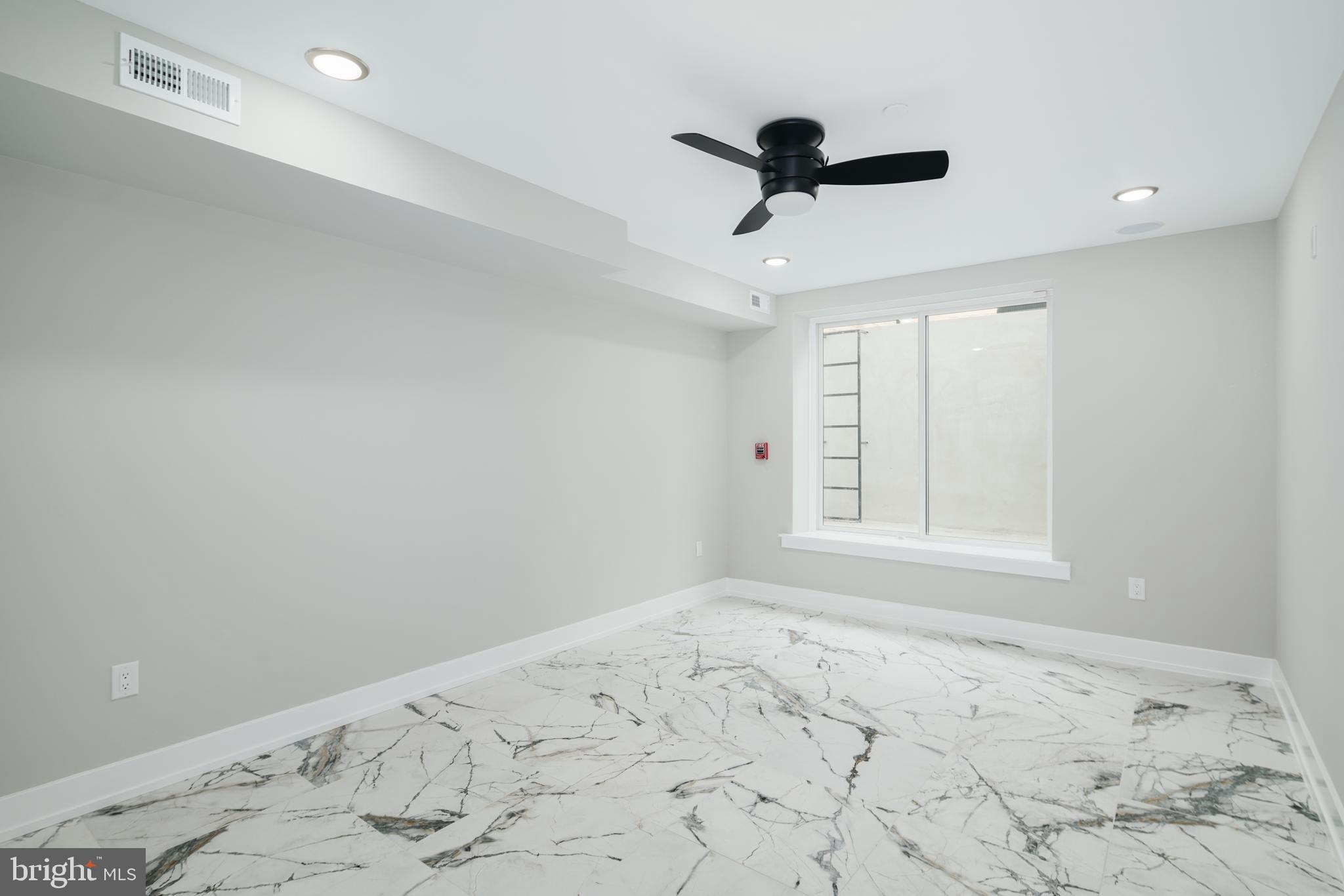 1341 N Randolph St #1