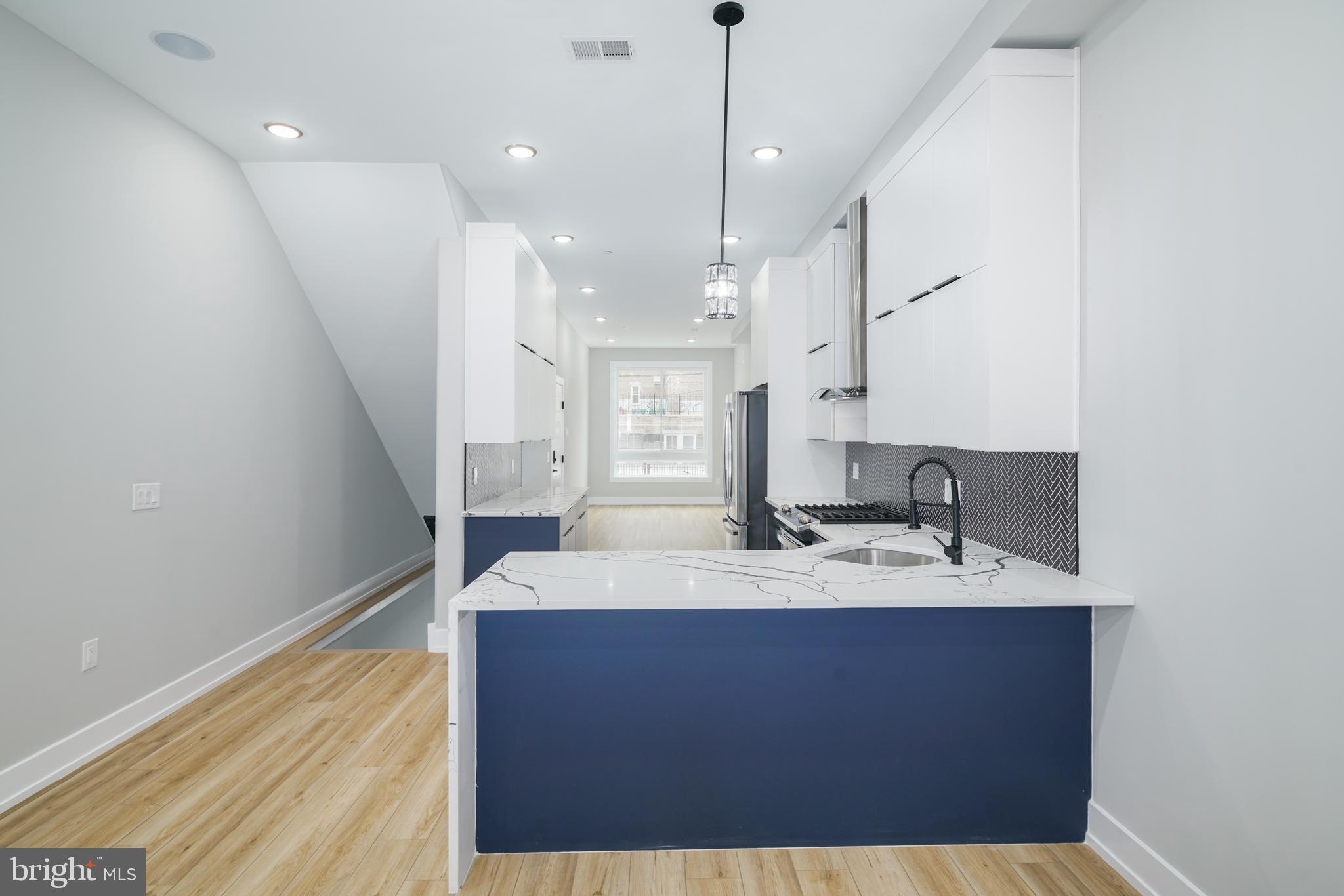 1341 N Randolph St #1